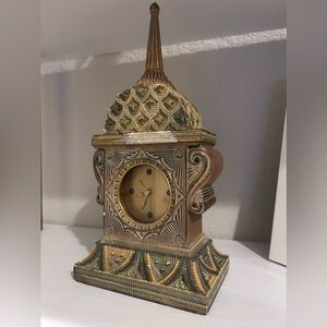 Antique mantle clock